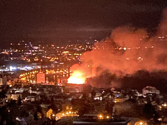 badhutte-in-vollbrand-markus-lortscher